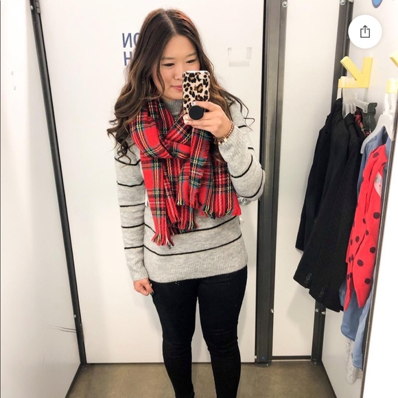 Old Navy Sweaters - Old Navy Sweater